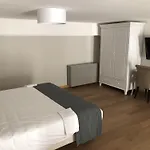 De ホテル