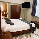 ホテル De 4*