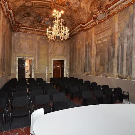 Hotel De 4*