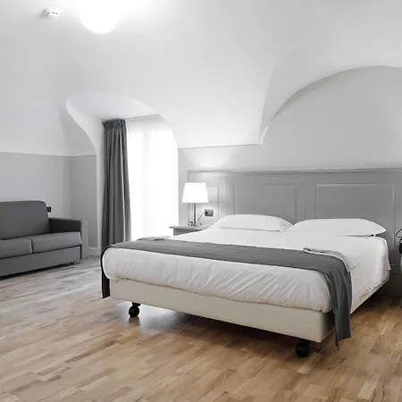 De Otel