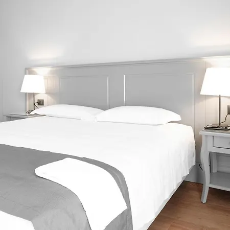Otel De 4*